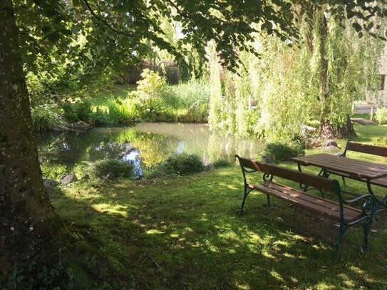 AkuRat Immobilien - Wohnen auf Zeit! Vollmöblierte 2,5-Zi.-Gartenwohnung in Inning am Ammersee