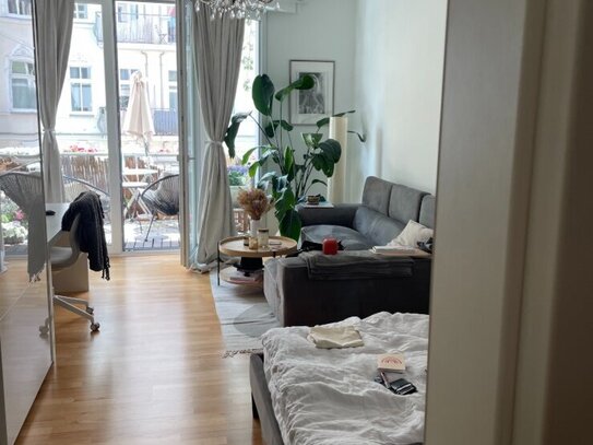 Wunderschönes Zimmer mit Südbalkon in 2er Frauen-WG