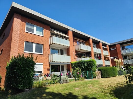 Oststeinbek: Gemütliche 3-Zimmer-Wohnung mit Südbalkon und Carport