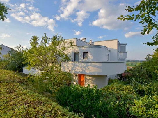 Individuelles Split-Level-Reihenendhaus mit Weitblick und traumhaft schönem Garten