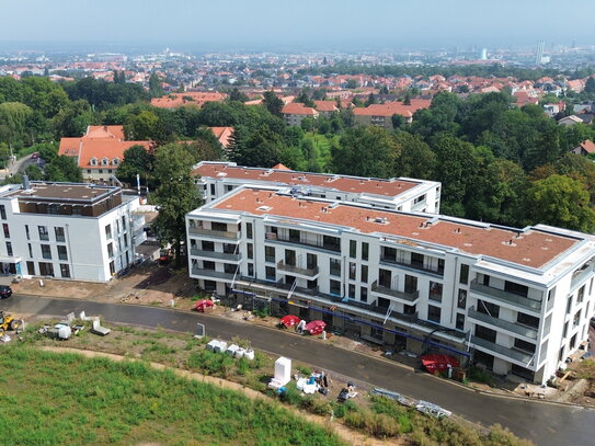 Familienwohnung mit Gartenanteil als SNR - 5 Zimmer; 2 Terrassen; Parkett