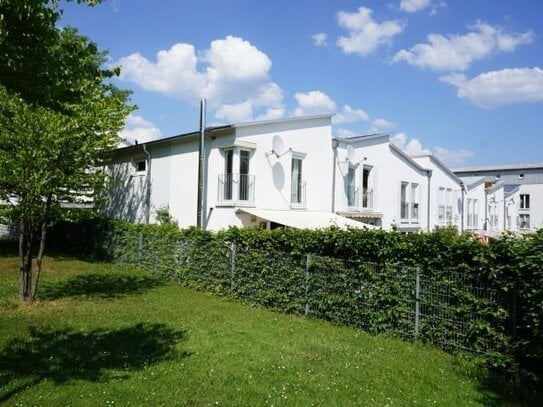 Luxuriöses Reihenendhaus mit Süd/West Terrasse und Kamin