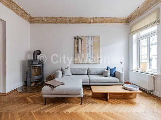 Schicke Wohnung mit sonnigem Balkon und Tiefgarage in Hamburg-Hoheluft