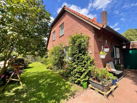 EIN-/ZWEIFAMILIENHAUS MIT WINTERGARTEN UND GARAGE IM ERHOLUNGSGEBIET TIMMEL