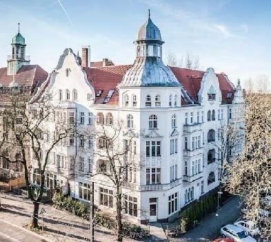 Historische Architektur und Gestaltung Innen wie Aussen / 5 Zimmer / Aufzug