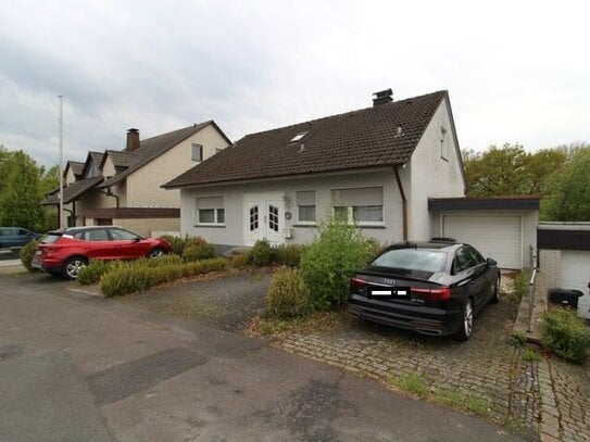 Beeindruckendes Einfamilienhaus mit Einliegerwohnung in idyllischer Lage