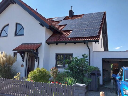 Charmante Doppelhaushälfte in Ingolstadt-Monikaviertel mit Wintergarten und Solaranlage