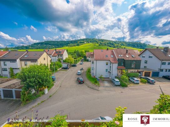 Ausblick auf den Kappelberg! Geräumige 2,5 Zi. DG-Wohnung mit TG-Stellplatz toller Lage von Fellbach