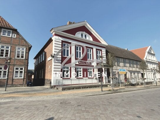 Modernisiertes Restaurant mit Gastroküche, Pensionszimmer und direktem Seeblick zu verkaufen!