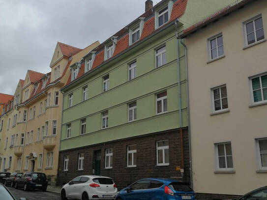 Großzügige 3-Zimmer-Wohnung mit EBK im Dachgeschoss