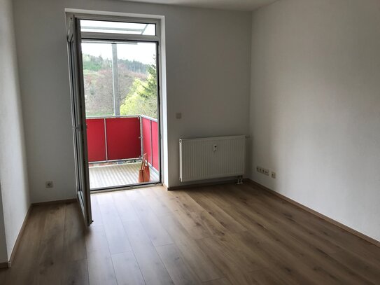 1 Raum Wohnung, Küche, Abstellraum, Flur (WE 16) mit Balkon in 08606 Oelsnitz