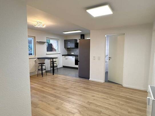 Kernsanierte 4-ZKB Wohnung nahe St. Arnualer Markt. Einbauküche + eigener Eingang