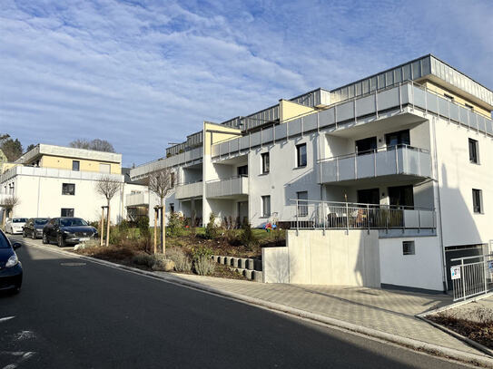 neuwertige 4-Zimmer Eigentumswohnung mit Tiefgaragenstellplatz, Stellplatz und Einbauküche direkt in Tauberbischofsheim