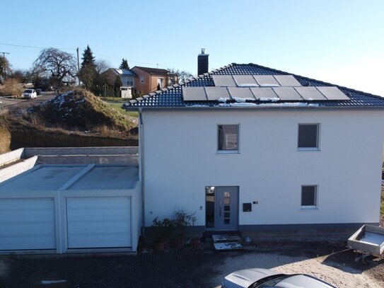 Neubau-Einfamilienhaus mit Photovoltaik-Anlage in ruhiger Lage von Gondorf