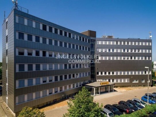 Modern Office mit Blick aufs grüne Hannover