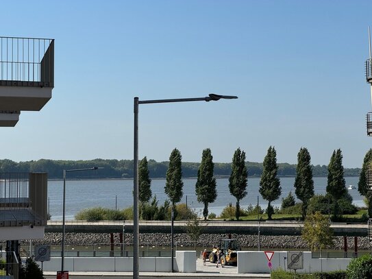 Wohnen, wo die Elbe am schönsten ist: Schulauer Hafenterrassen / Haus 2 / NEUBAU / Erstbezug / Courtagefrei