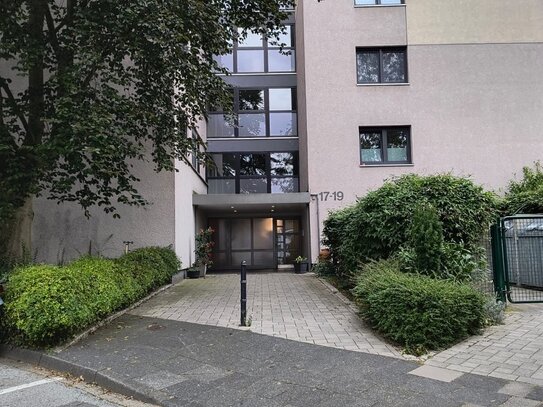 Schöne 1,5 Zimmerwohnung mit Einbauküche und Balkon