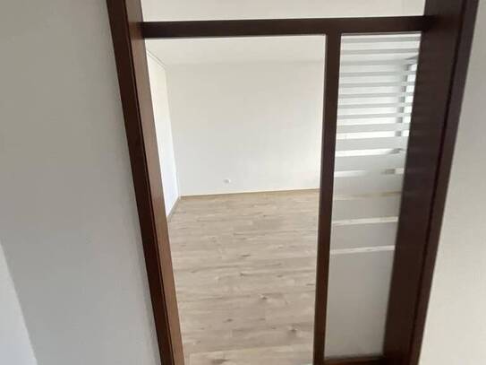 Erstbezug nach Sanierung! 2 ZKB mit Balkon in Kreuztal *WBS erforderlich*