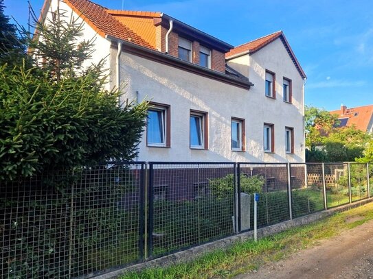 Großes Wohnhaus mit weitläufigem Garten und Wiesen bietet Platz zum Verwirklichen Ihrer Träume