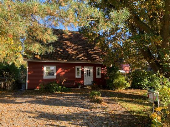 Idyllisches Schwedenhaus am Bodden in Wieck a. Darß