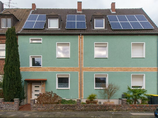 Provisionsfrei! Mehrgenerationenhaus in zentraler Lage von St. Tönis - Platz für Groß und Klein!