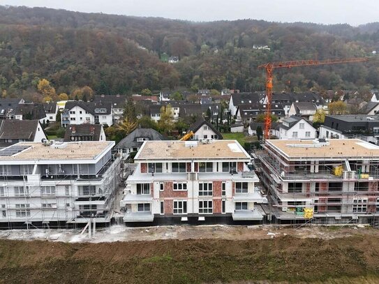 Komfortwohnung mit herrlicher Sicht direkt am Rhein!