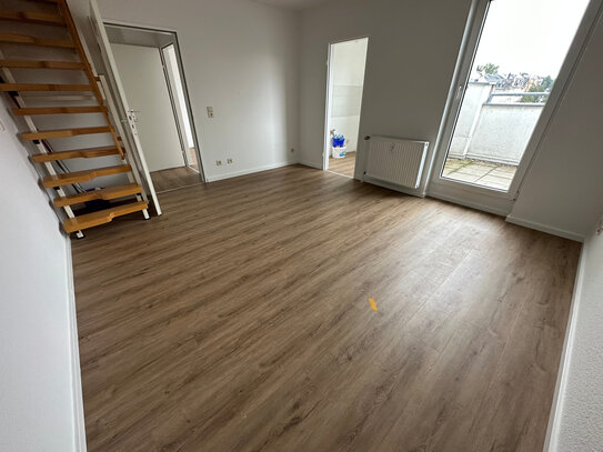 Wohnen über zwei Etagen- 5. OG = DG - Süd-Balkon- Lift + Extra Arbeitsplatz