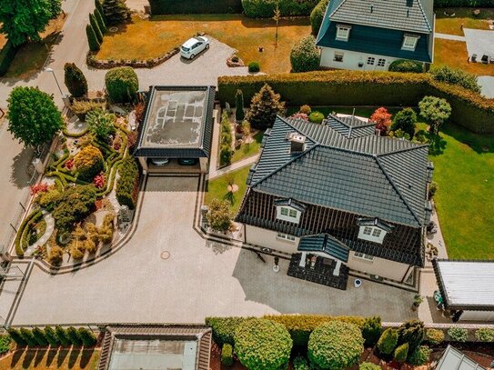 Französische Landhaus-Villa auf Traumgrundstück vor den Toren Hamburgs