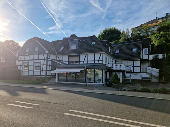 Wohn-Geschäftshaus mit großzügiger Eigentümerwohnung im Zentrum von Kürten