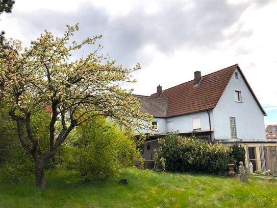 Ein- bis Zweifamilienhaus mit großem Garten!