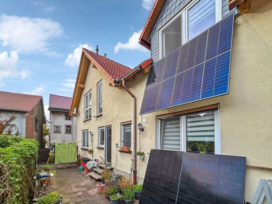 Zwei Häuser zum Preis von einem: Charmantes Reihenhaus plus Sanierungsobjekt in Finsterbergen