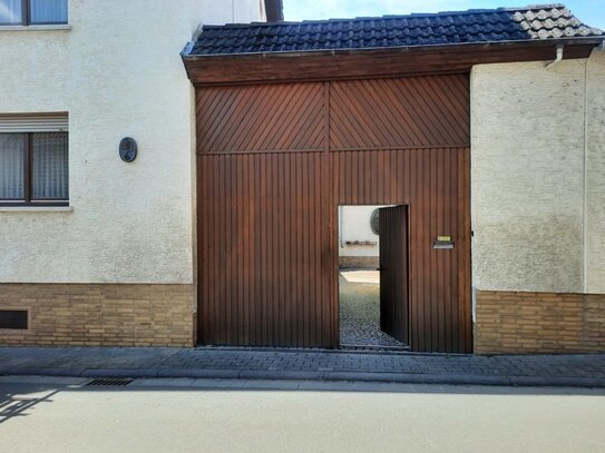 Und die Welt bleibt draußen! Einfamilienhaus, Scheune und Bauplatz in guter Wohnlage auf 987m² großen Grundstück