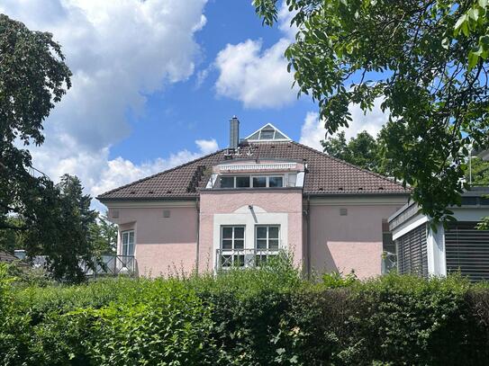 IN RUHIGER STADTVILLA! Sehr schöne 2-Zi.Wohnung mit Dachterrasse und Mehlsackblick