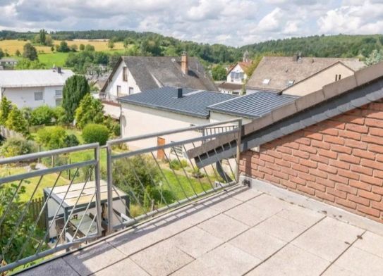 Wunderschöne 4-WZ mit Balkon in der Nähe zu LIMBURG PROVISIONFREI