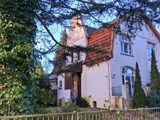 Villa ca.1905 zum Sanieren + 1764 m2 Grundstück in Villenlage