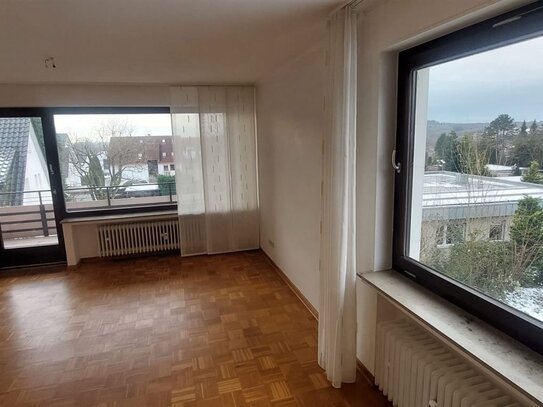 Sehr ansprechende 3-Zimmer-Wohnung am Asenberg mit Balkon, Einbauküche und Garage