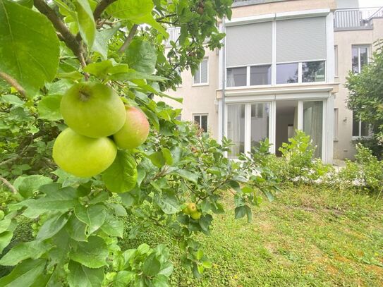 Ein Apfelbaum in Ihrem Garten - Neubauwohnung direkt gegenüber Schloßpark