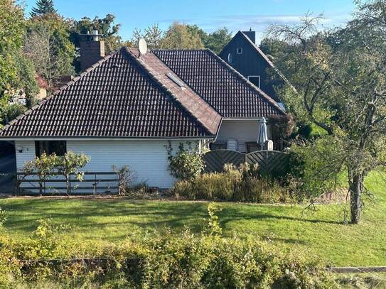 Walmdachbungalow mit Garage in Lensahn