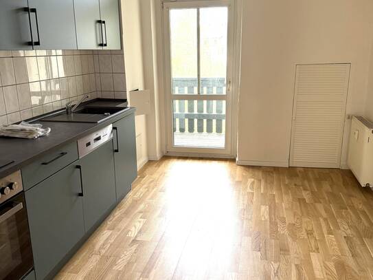 Große Familienwohnung mit EBK, Balkon und zwei Bädern