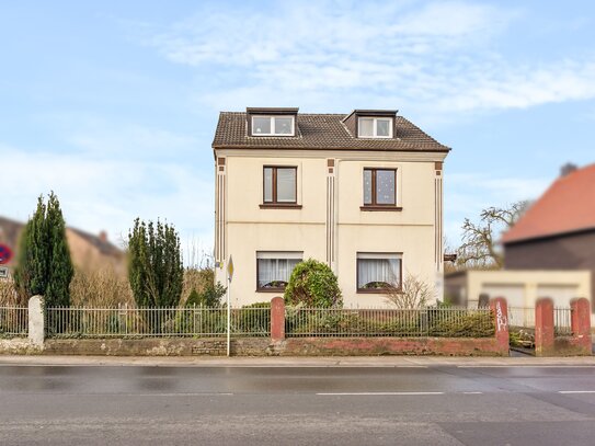 Renovierungsbedürftiges Dreifamilienhaus mit viel Potenzial für Eigennutzer/Kapitalanleger in Asseln