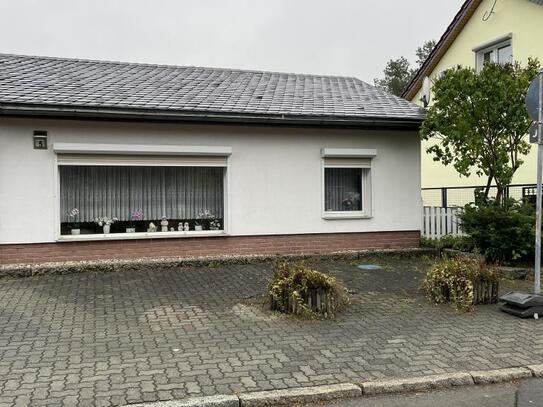 Kleines vermietetes Einfamilienhaus