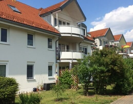 Renovierte Dachgeschoss-Wohnung mit EBK, Lift und Balkon