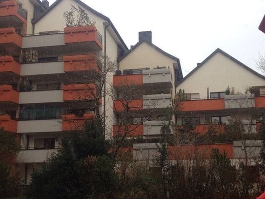 großzügige 2 Zimmer Wohnung mit Balkon u. Aufzug