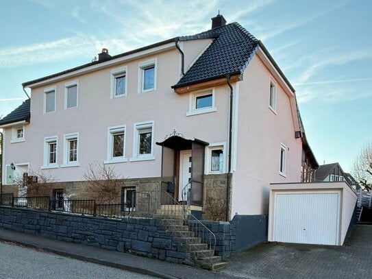 Doppelhaushälfte mit Garten, Garage u. Wintergarten zu verkaufen!