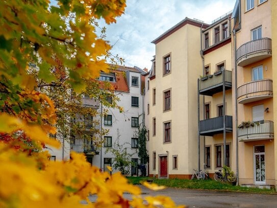 Bezugsfrei! Zentral gelegenes 1-Raum-Appartement mit großer Wohnküche im belebten Pieschen.