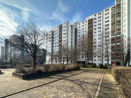 Wohnen zwischen Rhein und Königsforst: 3-Zimmer-Wohnung mit Loggia in Köln-Porz