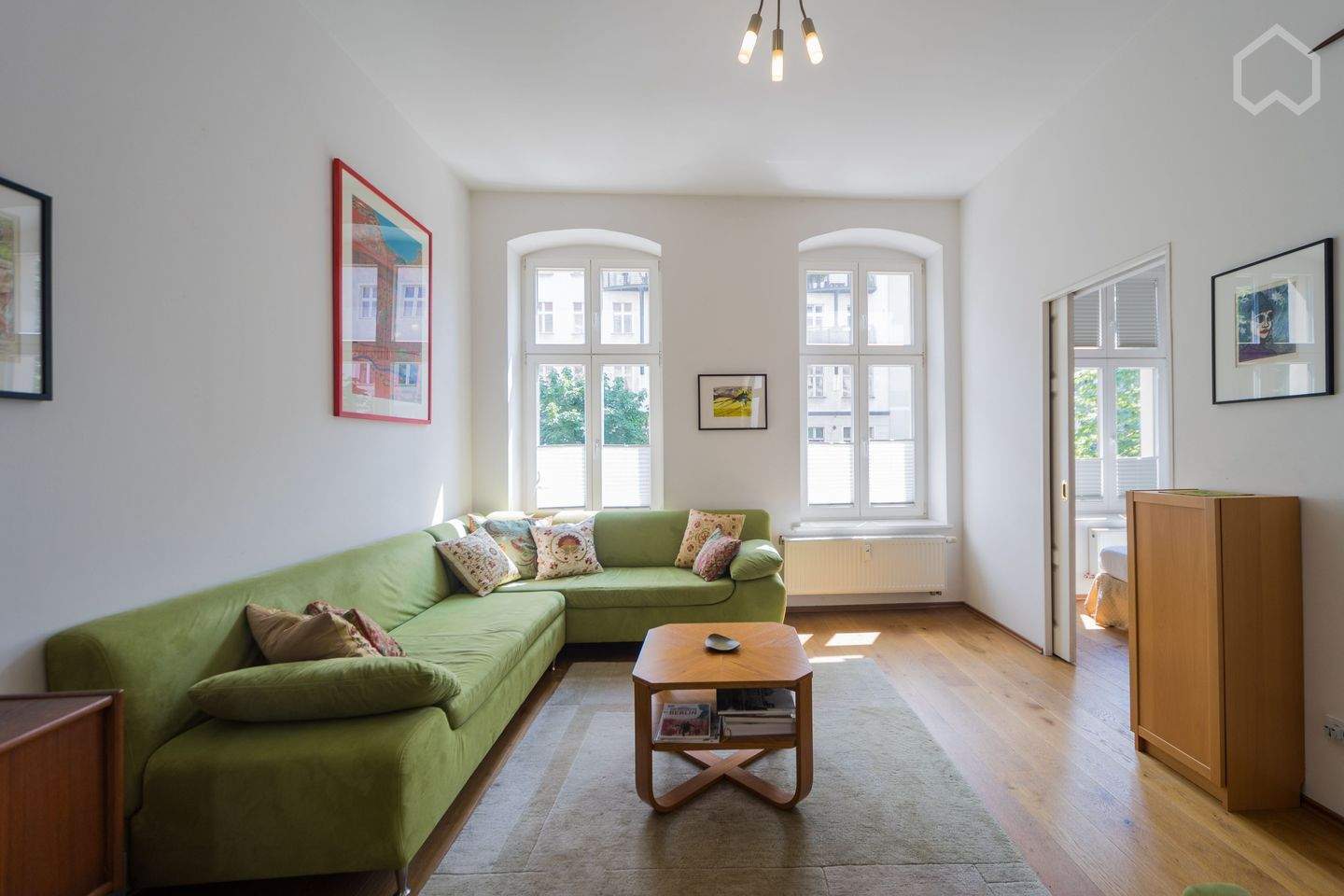 Zentrale, schicke Wohnung mit netten Nachbarn und Balkon - Foto 1