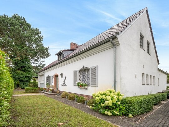 Sanierung oder Abriss auf Mega-Grundstück mit unverbaubarem Grünblick in Alt-Lankwitz