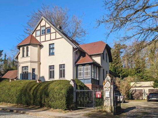 Traditioneller Glanz: Drei Wohnungen in exklusiver, sanierter Villa mit großzügigem Garten in Putbus