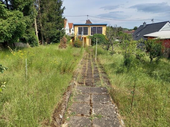 Freistehendes 1 FHS mit Wintergarten, Garage und großem Garten, in ruhiger Lage von Völklingen Röchling Höhe